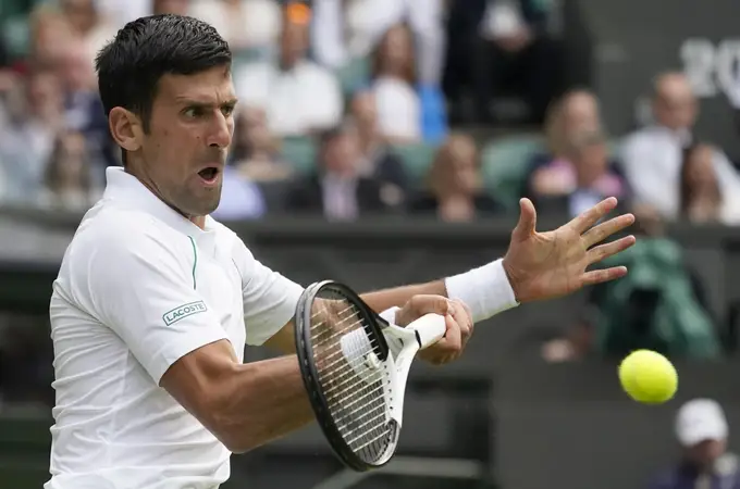 Djokovic se pone duro y critica a Wimbledon: horarios, el techo…