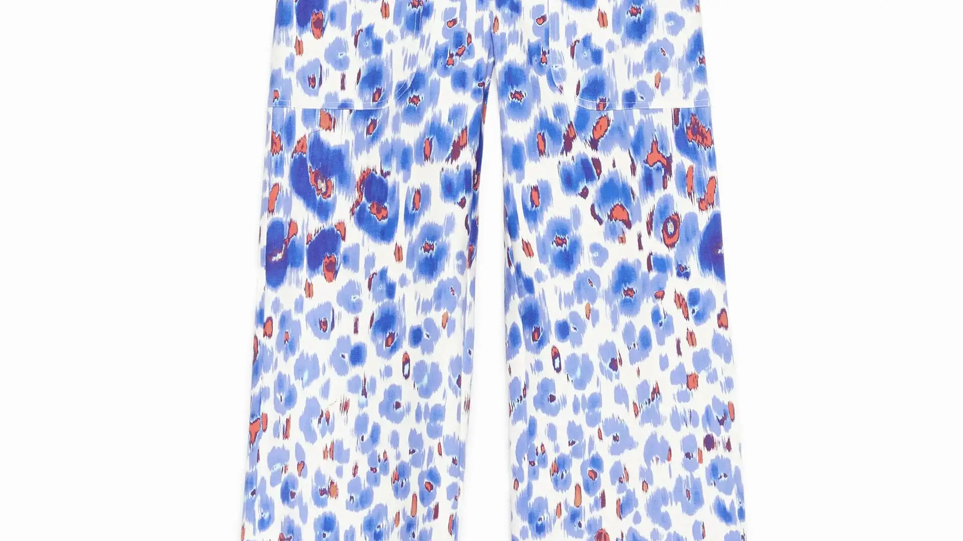 Pantalón estampado con manchas azules.