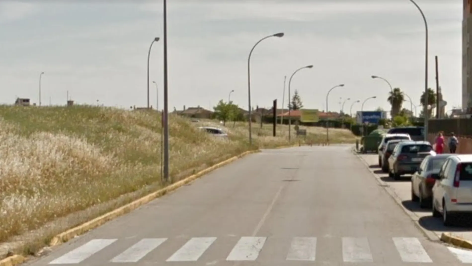 Los hechos ocurrieron en esta apartada calle del Polígono Cavaleri