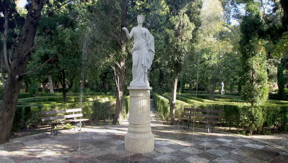 Plaza de la diosa Flora, en los Jardines de Monforte