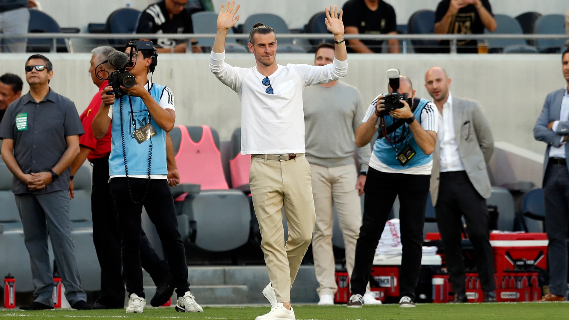 Bale vio el primer partido de su nuevo equipo en Los Ángeles