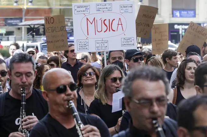 La enseñanza musical valenciana planta cara a Educación: “Nos dan una estocada de muerte”