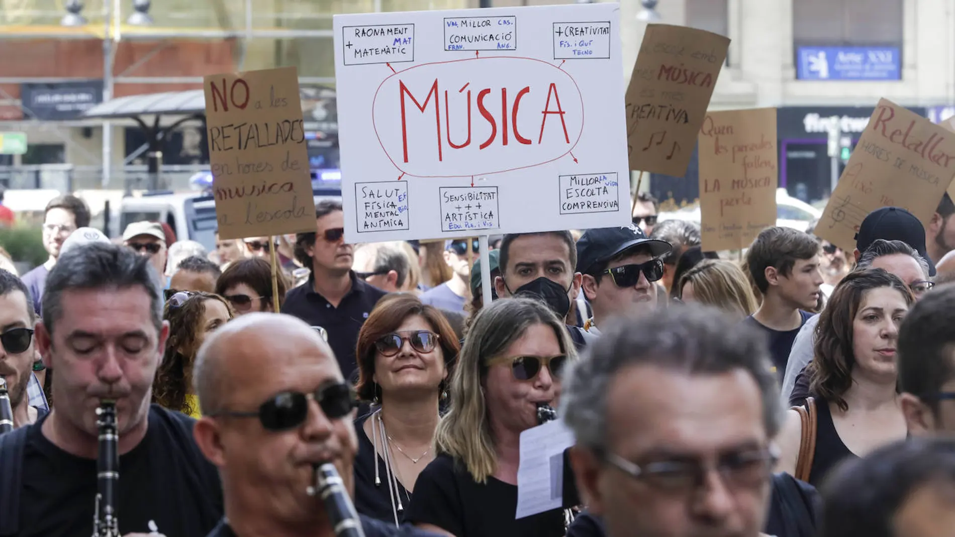 Los profesores de enseñanza musical, en una de las protestas en Valencia