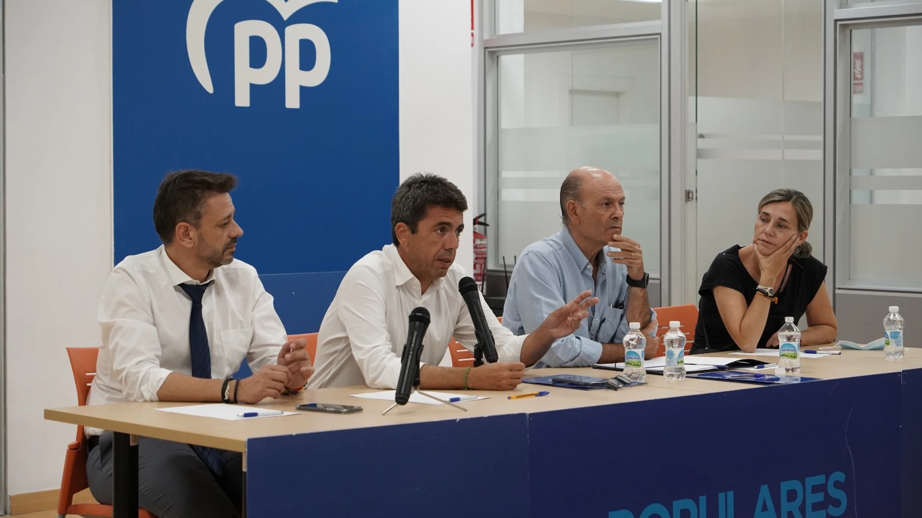 Carlos Mazón, junto a José Juan Zaplana, Luis Ibáñez y Elena Bastidas