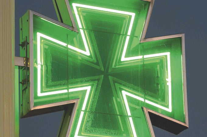 luminoso cruz de farmacia