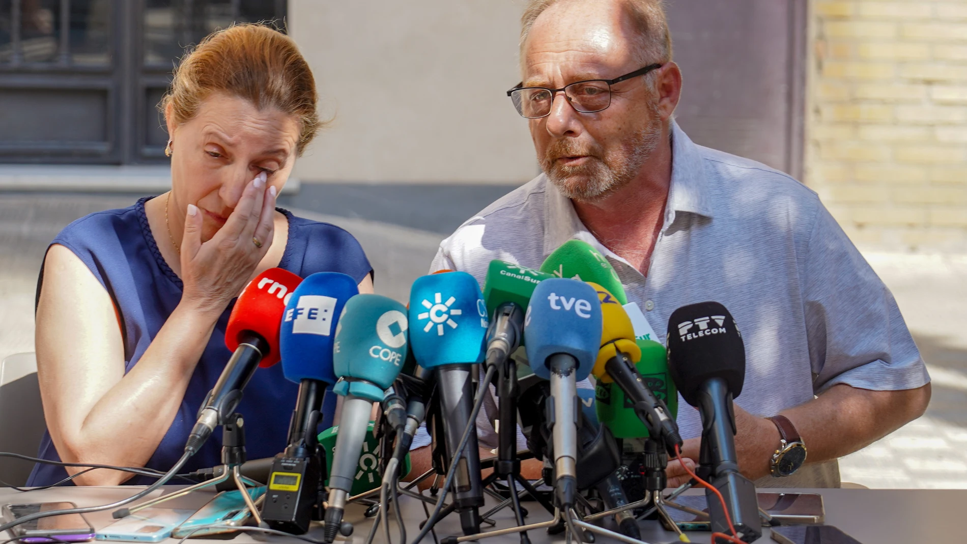 Los padres de Marta, Eva Casanueva y Antonio del Castillo, tras la reciente sentencia contra el Cuco, encubridor de Miguel Carcaño, por mentir en el juicio del asesinato