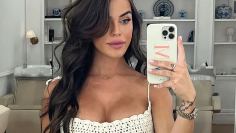 Violeta Mangriñán con vestido de Zara.