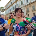 Teresa Rodríguez atendiendo a la prensa en Cádiz. ADELANTE ANDALUCÍA