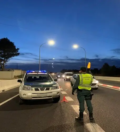 El conductor kamikaze fue detenido por la Guardia Civil