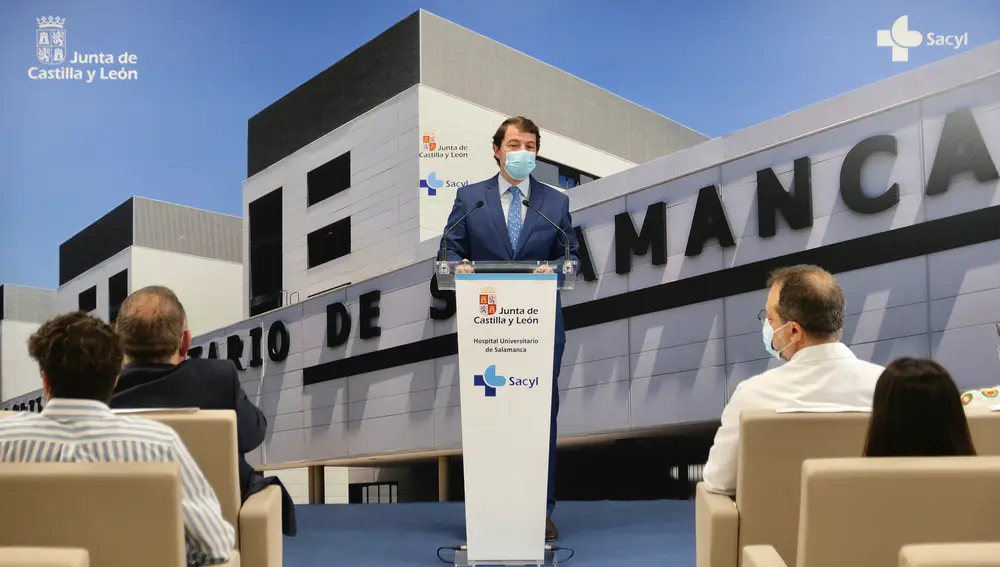 El presidente de la Junta visita el Hospital de Salamanca
