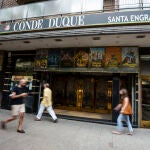 Cierre del Cine Conde Duque en la calle Santa Engracia