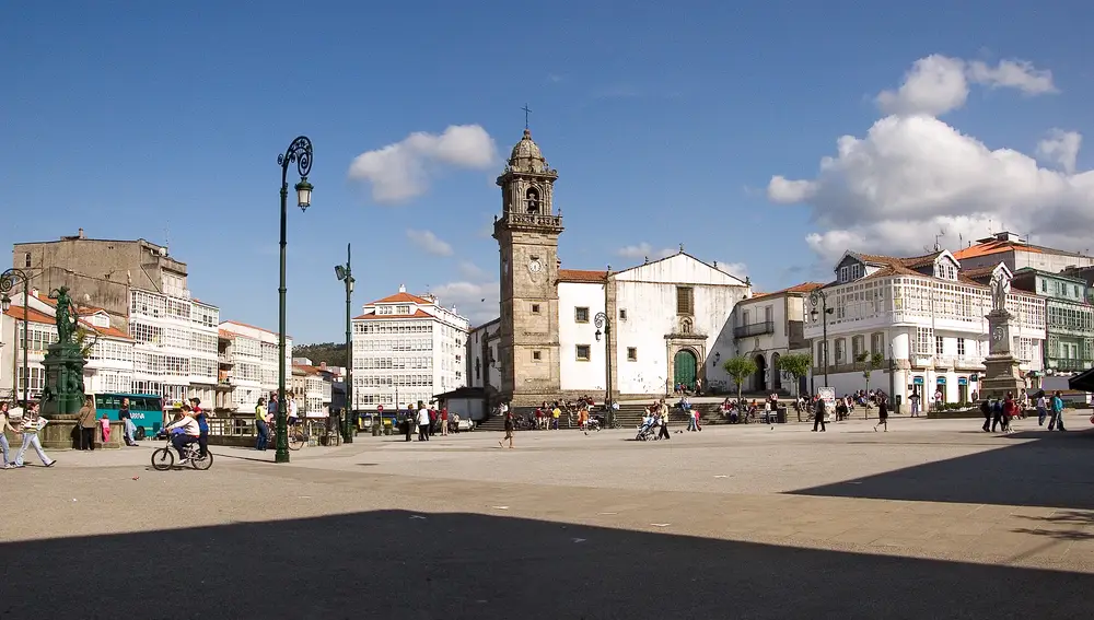 Plaza de los hermanos García Naveira, en Betanzos