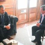 El presidente de las Cortes, Carlos Pollán, realiza una visita institucional al presidente de la Diputación de Burgos, César Rico