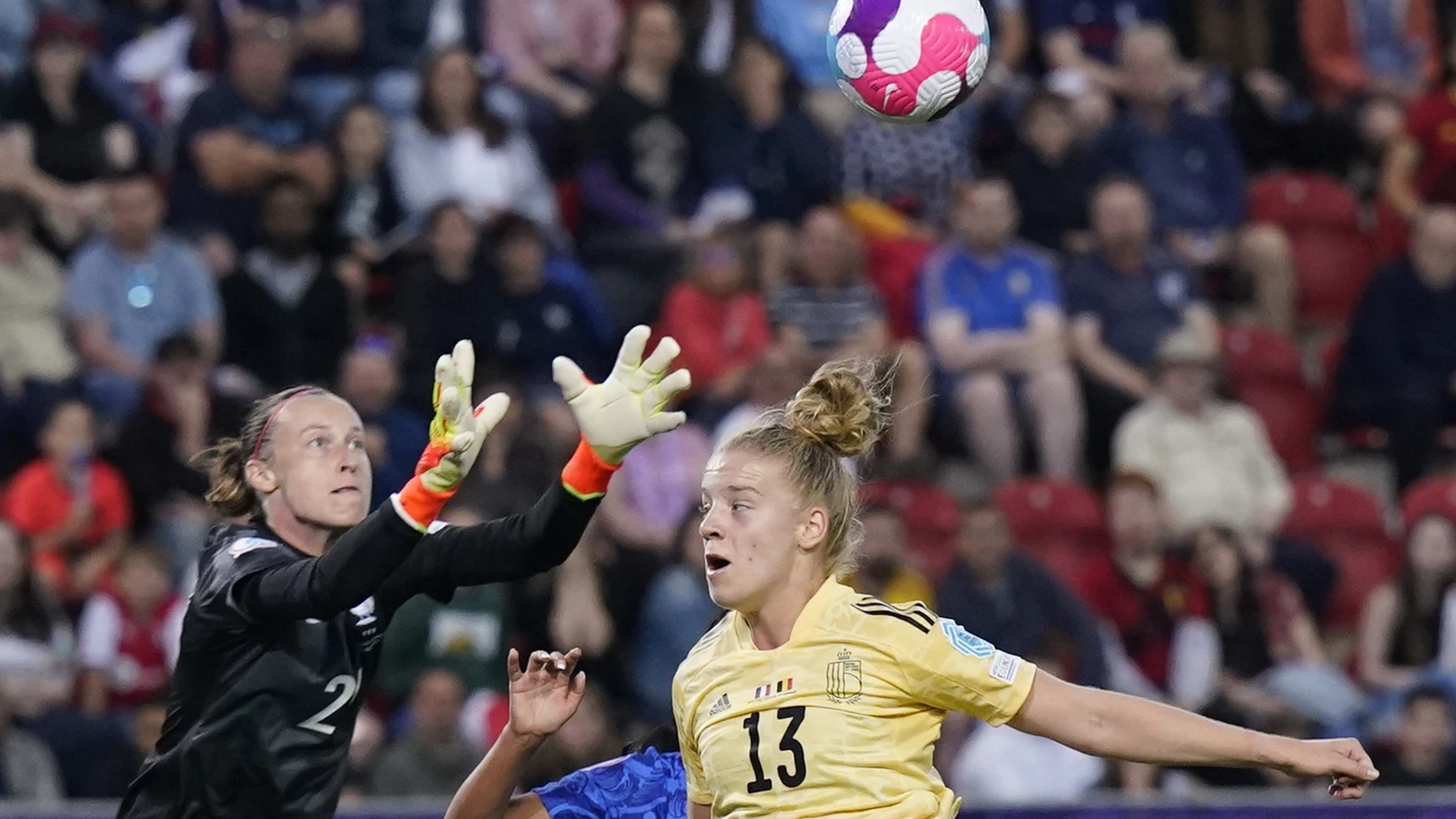 Pauline Peyraud-Magnin, la portera de Francia, en el partido contra Bélgica