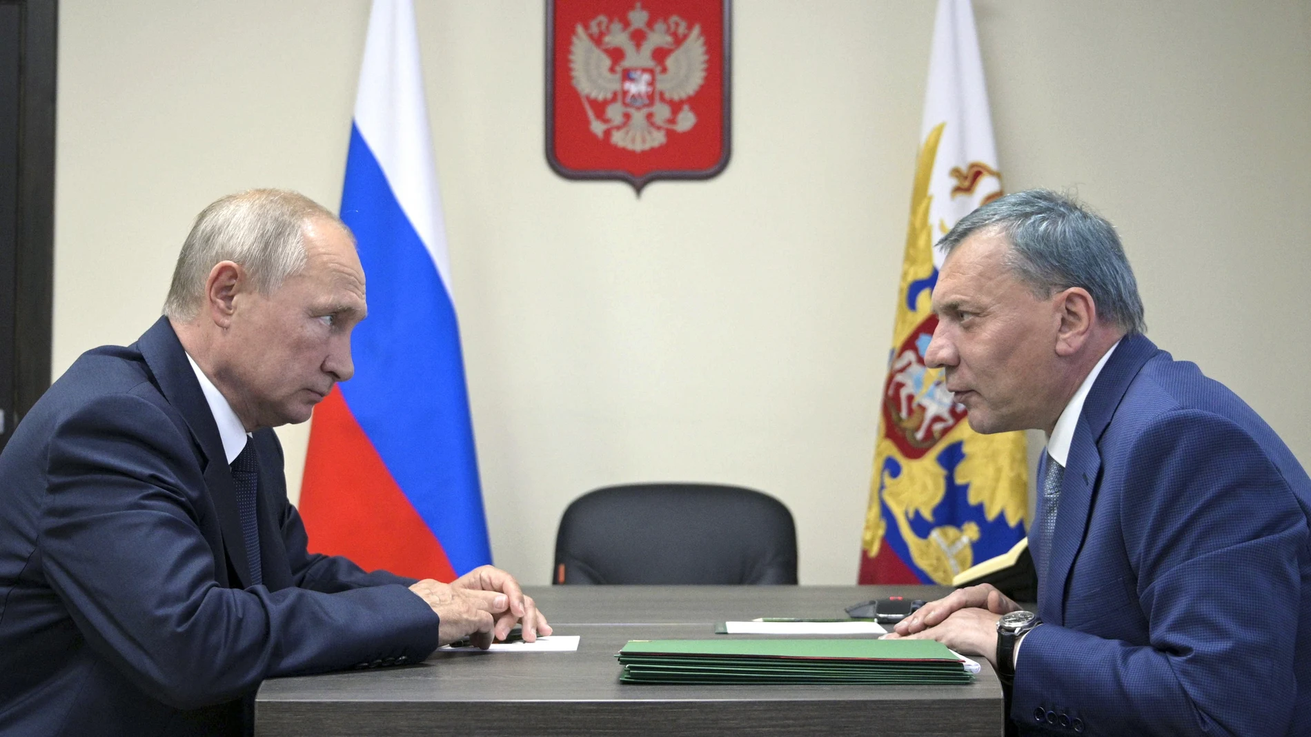 Vladimir Putin y Yuri Borisov (Alexei Druzhinin, Sputnik, Kremlin Pool Photo via AP, File)