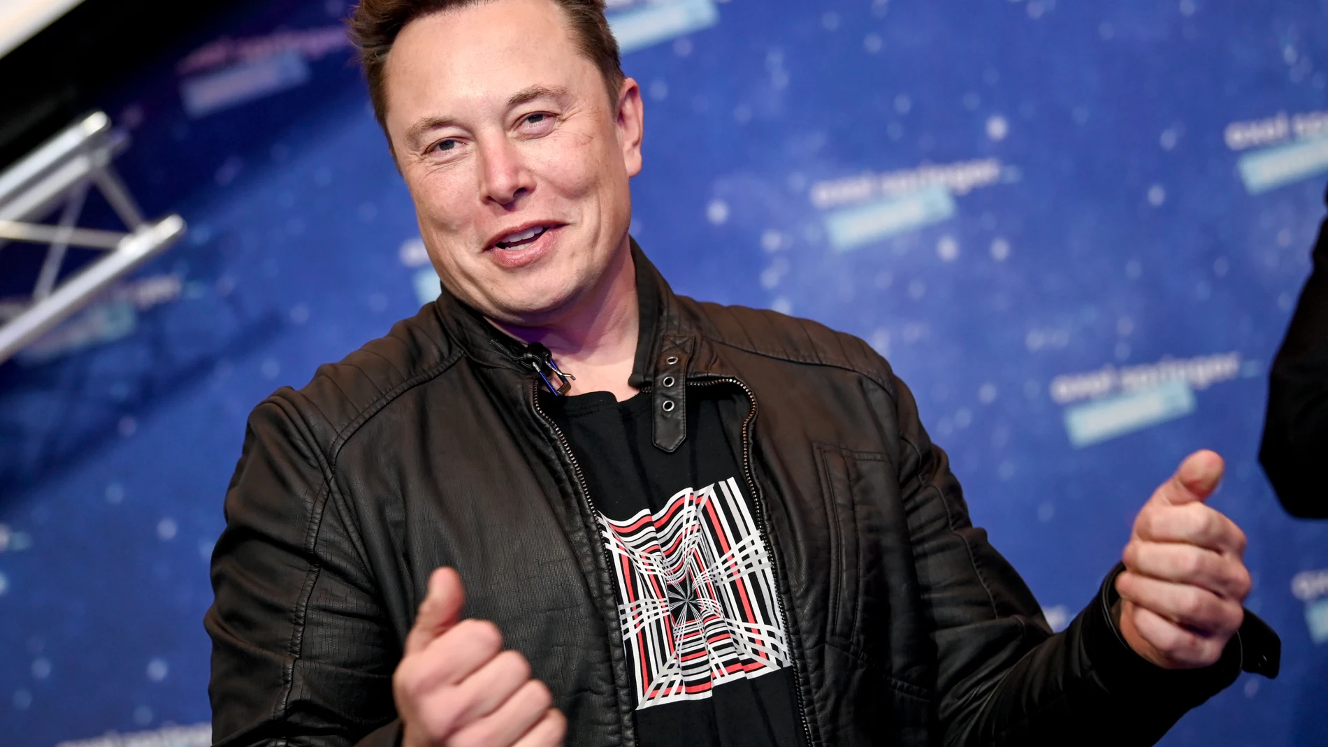 Musk durante la entrega de premios Springer