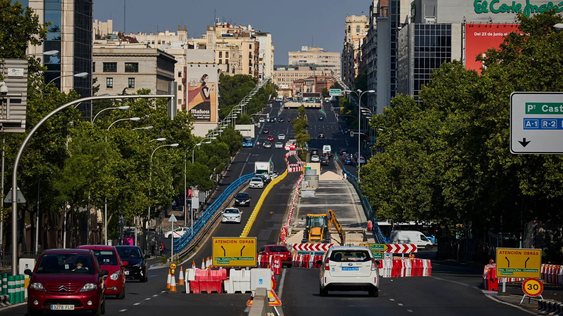 El puente de Raimundo Fernández Villaverde se cortará al tráfico desde el próximo lunes con motivo de las obras de reparación que se están produciendo.