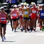 Yamanishi, el vencedor de 20 km marcha, hace uno de sus ataques. Por detrás le persiguen, con Álvaro Martín en los primeros puestos