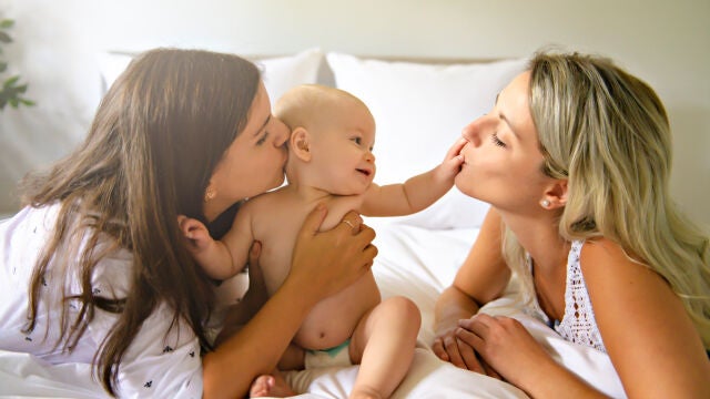 Existen diversas opciones para que una pareja de mujeres sean madres
