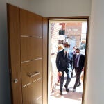 El consejero Juan Carlos Suárez-Quiñones visita una vivienda del programa Rehabitare