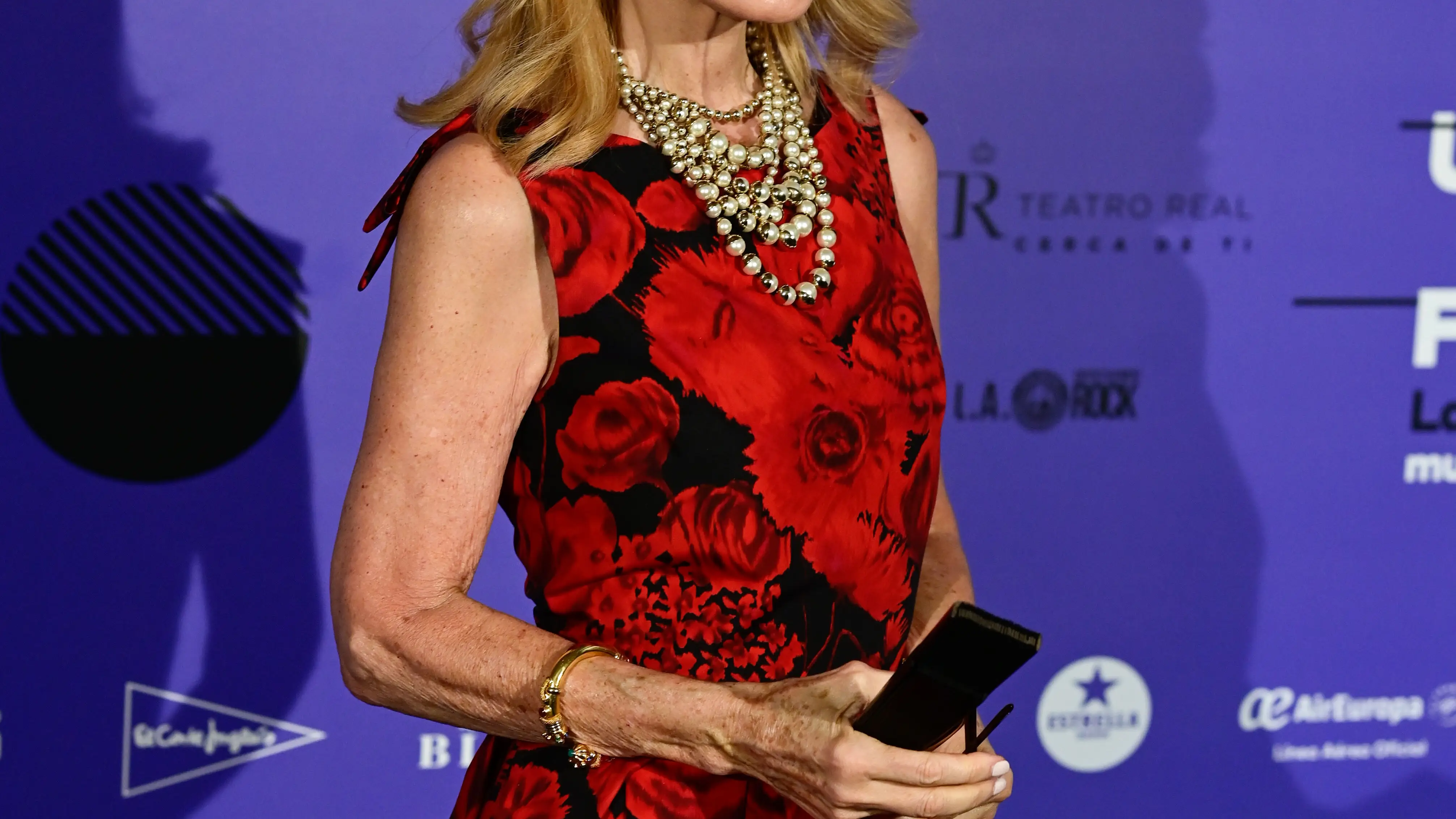 MADRID, 17/07/2022.- La empresaria Carmen Lomana a su llegada hoy Domingo al concierto de Plácido Domingo y Sonya Yoncheva en el Teatro Real de Madrid. EFE / Victor Lerena.