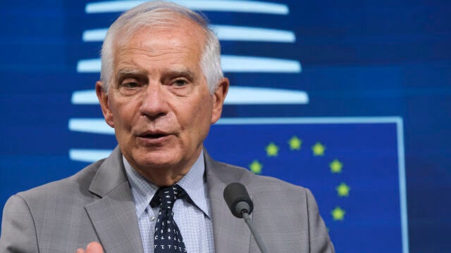 El alto representante para la Unión Europea, Josep Borrell Fontelles, comparece ante los medios tras la reunión con los ministros de Exteriores comunitarios