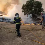  Dos fallecidos, 14 heridos y 5.000 evacuados en el incendio de Zamora