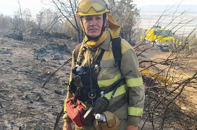 Una capataz del incendio de Zamora: «Son llamas de 20 metros, estamos muy lejos de controlarlo» 