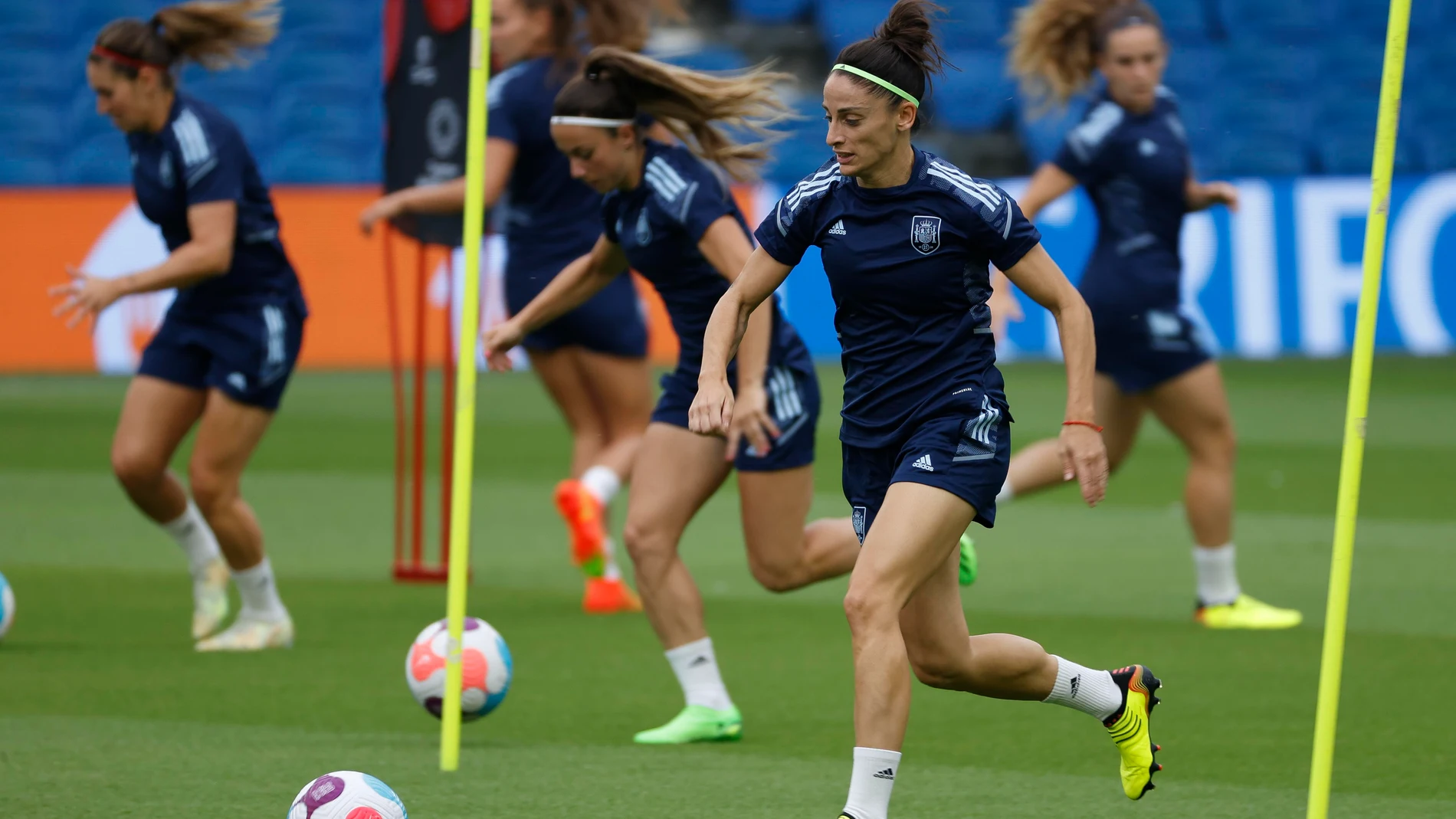 Esther González, delantera de la selección española, durante el último entremamiento