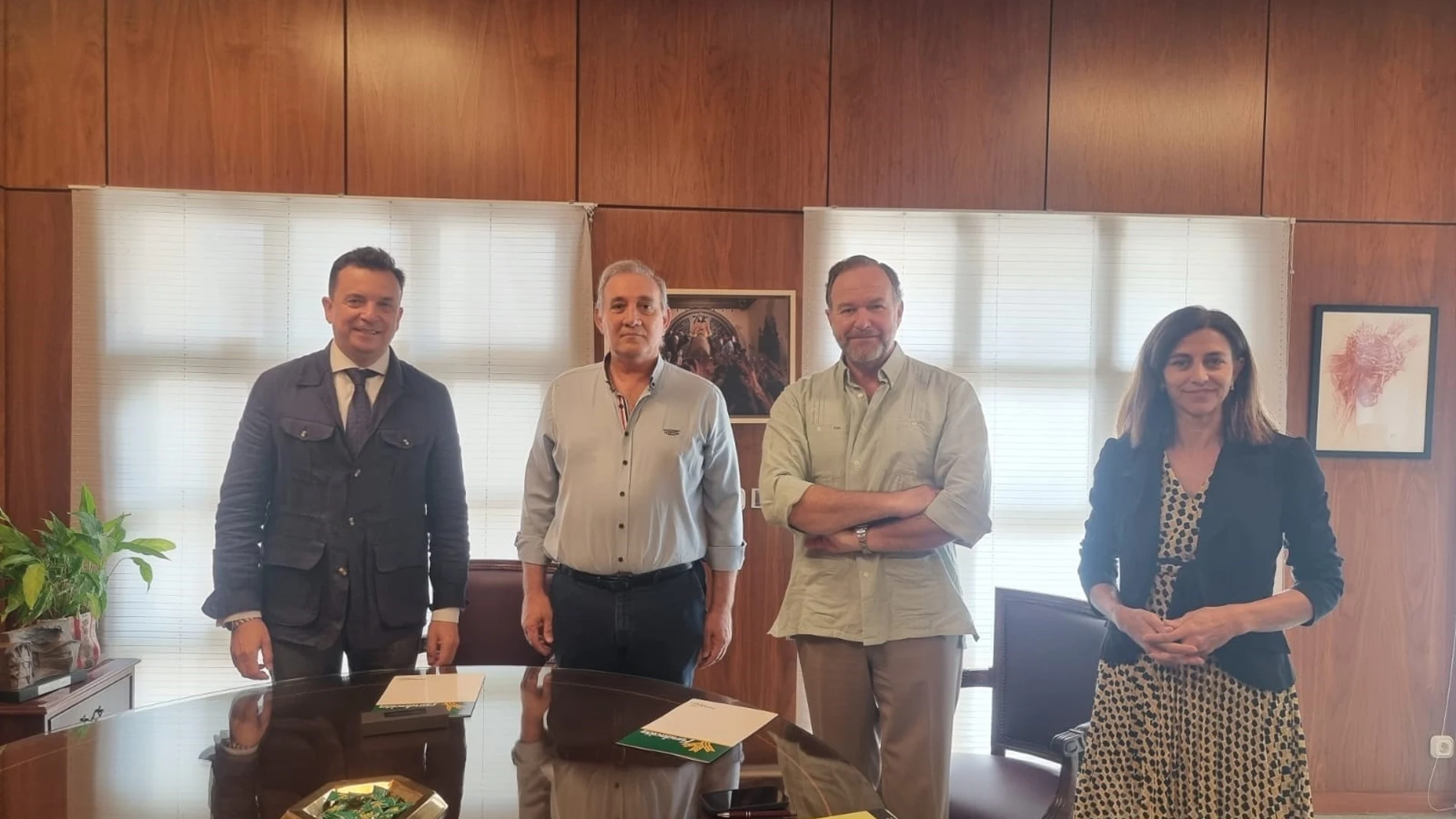 Momento de la firma del convenio entre Fundación Caja Rural del Sur y Cooperativas Agroalimentarias Huelva