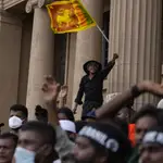  El nuevo presidente de Sri Lanka no apaga las protestas