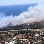 Imagen aérea del incendio de la zona de Valdevaqueros, en Cádiz