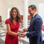 Macarena Olona y Juanma Moreno, después de la toma de posesión como presidente de la Junta de Andalucía