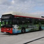 Hay ocho autobuses de hidrógeno verde en circulación en Barcelona que repostan en las instalaciones de Iberdrola