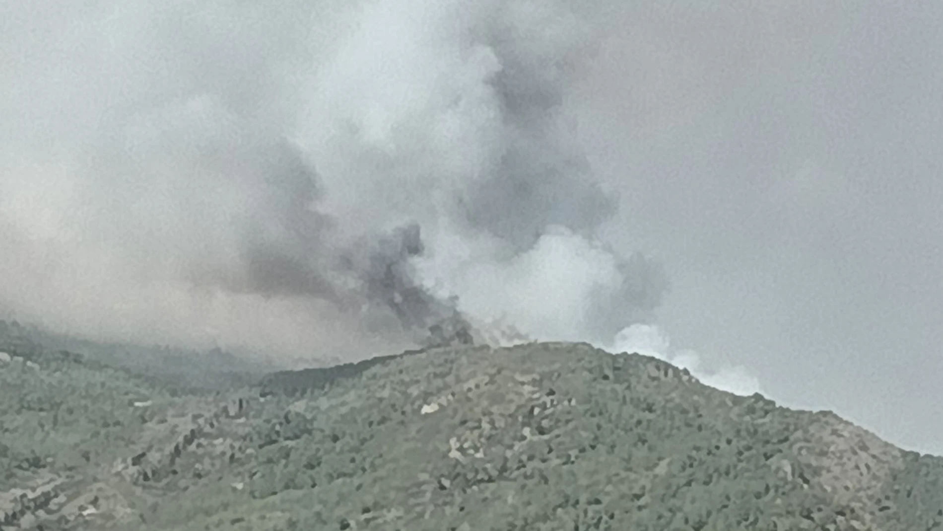 Imagen del incendio en Calles (Valencia)