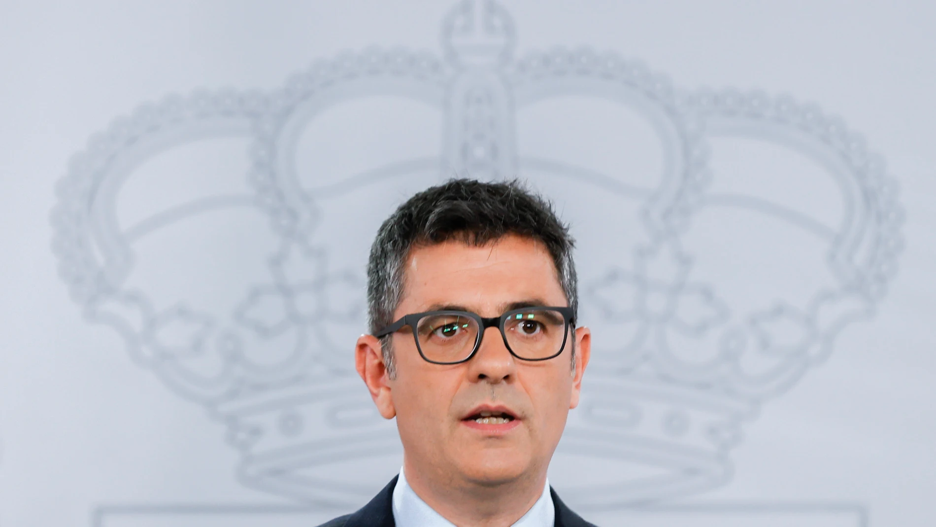 El ministro de Presidencia, Félix Bolaños durante la rueda de prensa en La Moncloa este miércoles tras la tercera reunión de la mesa de diálogo
