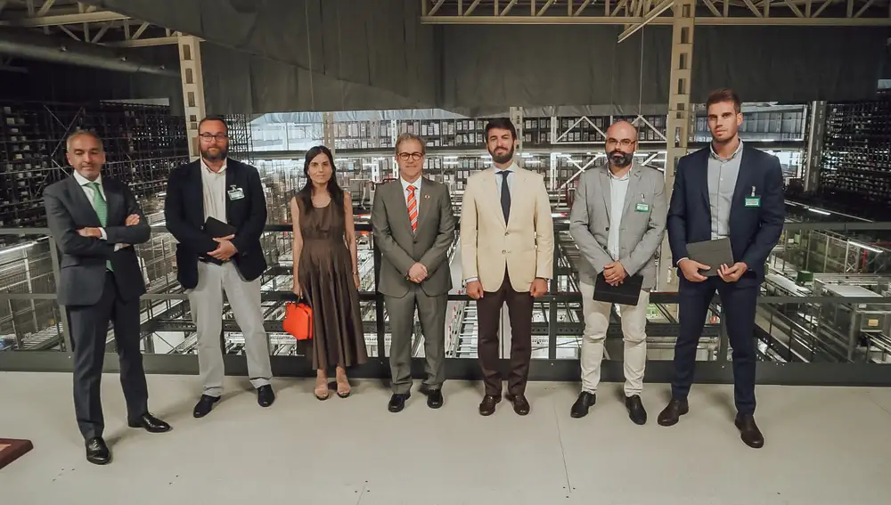 El vicepresidente Juan García-Gallardo y el consejero Mariano Veganzones visitan el Bloque Logístico de Mercadona en Villadandos del Páramo