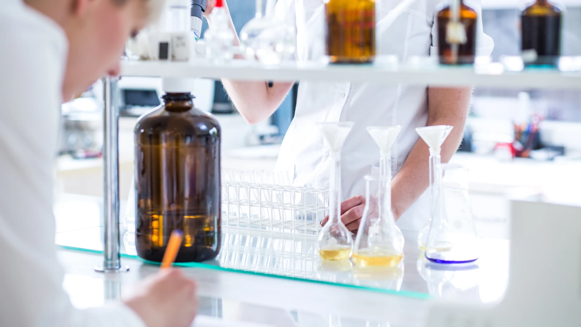 Los laboratorios de Análisis Clínicos y Bioquímica Clínica comparten la misma instrumentación