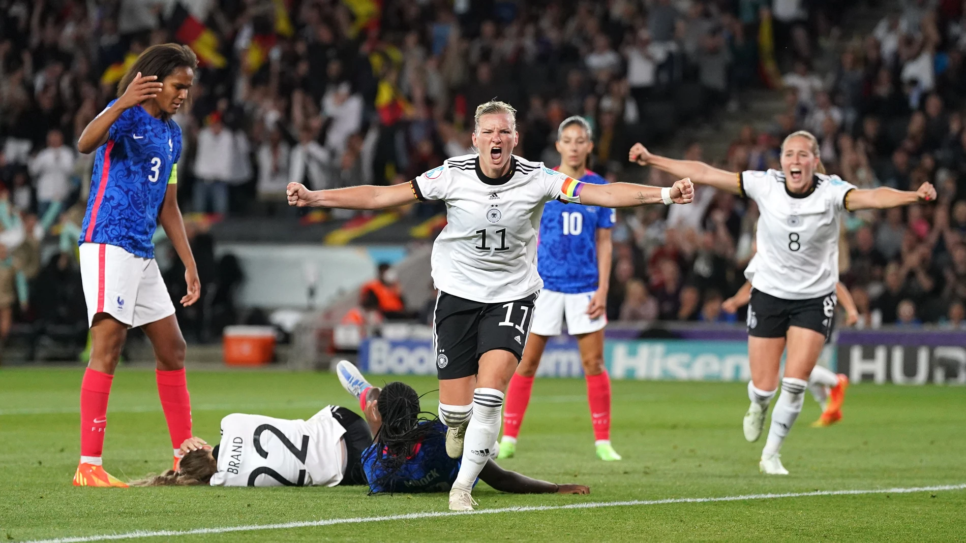 Popp celebra el segundo gol de Alemania