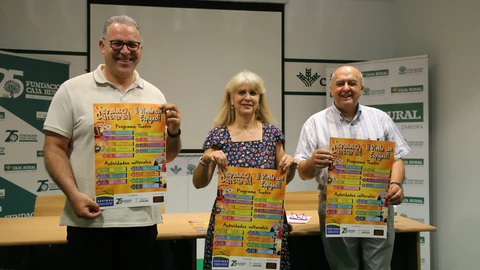 El vicepresidente segundo de la Diputación de Zamora, Jesús María Prada; la presidenta de la Federación ‘Espigas’, Flor Guerrero; y el secretario de la Fundación Caja Rural de Zamora, Feliciano Ferrero, presentan las actividades