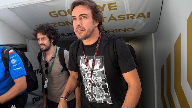 Fernando Alonso, a su llegada a Hungaroring