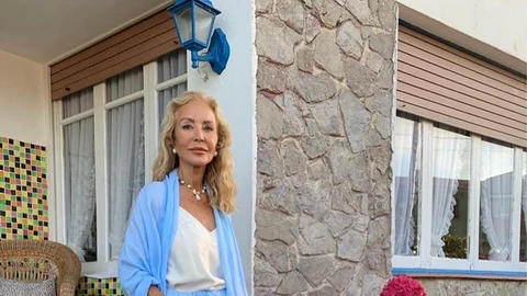 Carmen Lomana