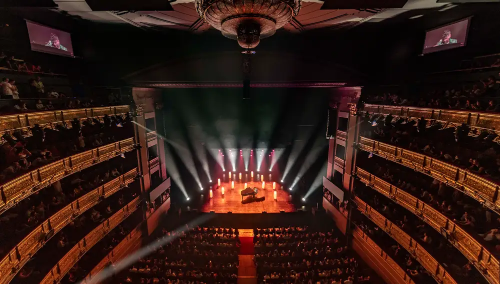 Vista del Teatro Real donde Pablo López dio un concierto con un solo de piano y voz