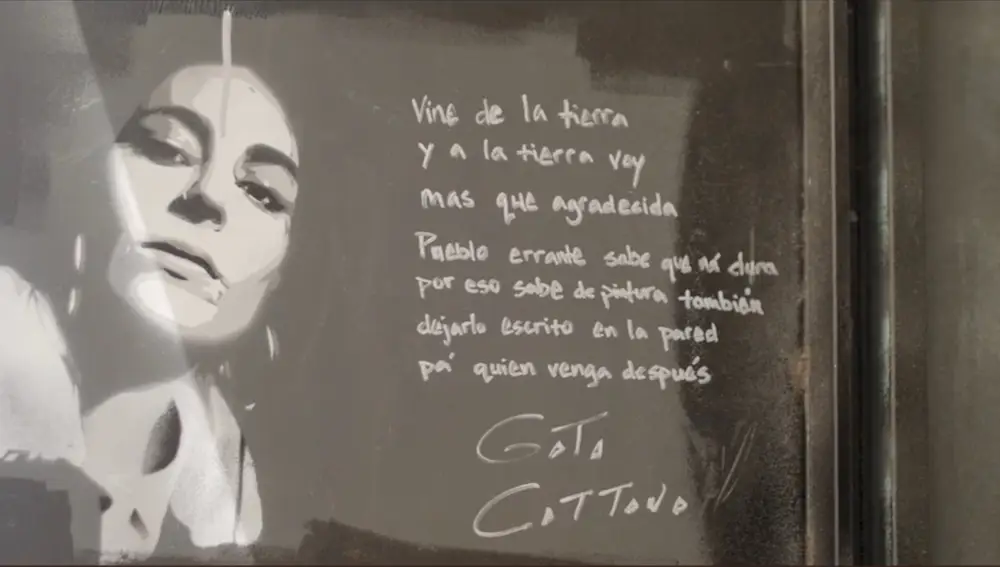Los versos de Gata Cattana decoran numerosos murales feministas por toda España