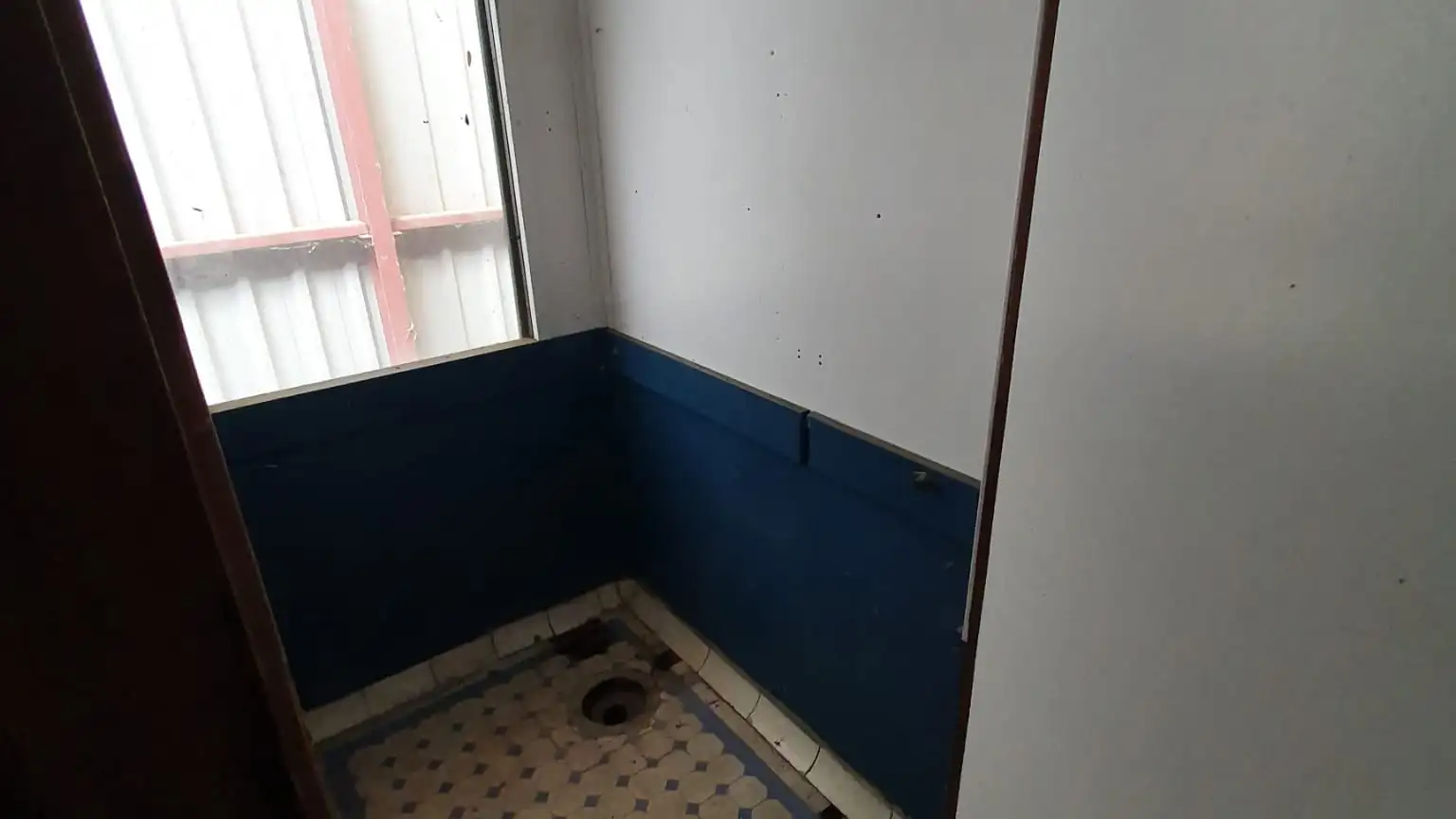 Aspecto que presenta el baño del habitáculo