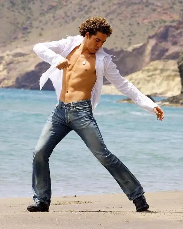 David Bisbal en el videoclip de 'Ave María'.