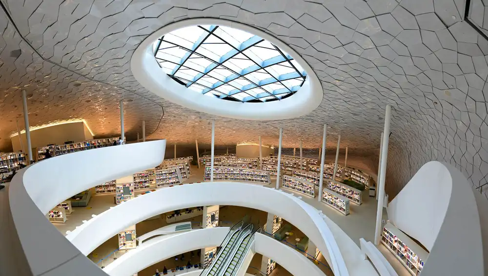 La biblioteca cuenta con casi un cuarto de millón de libros.
