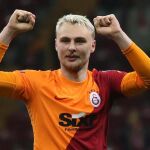 Victor Nelsson con el Galatasaray.