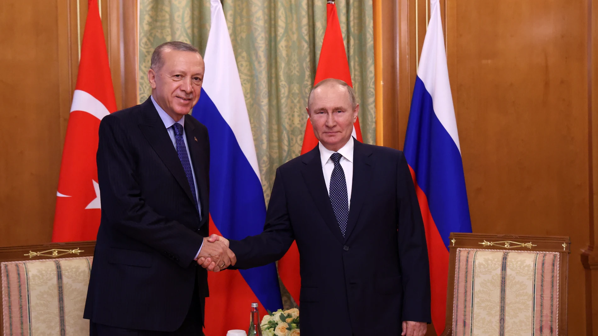 El presidente ruso, Vladimir Putin y su homólogo turco, Recep Tayyip Erdogan, en Sochi