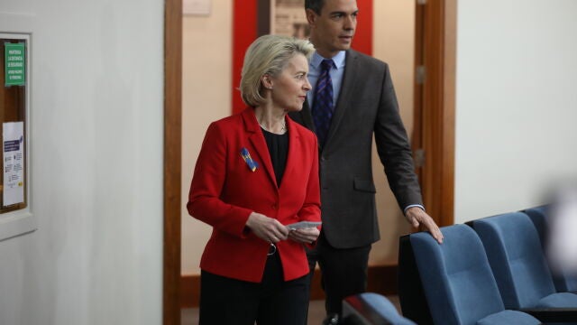 Pedro Sánchez recibió a la presidenta de la Comisión Europea Úrsula Von der Leyen en el Palacio de la Moncloa.